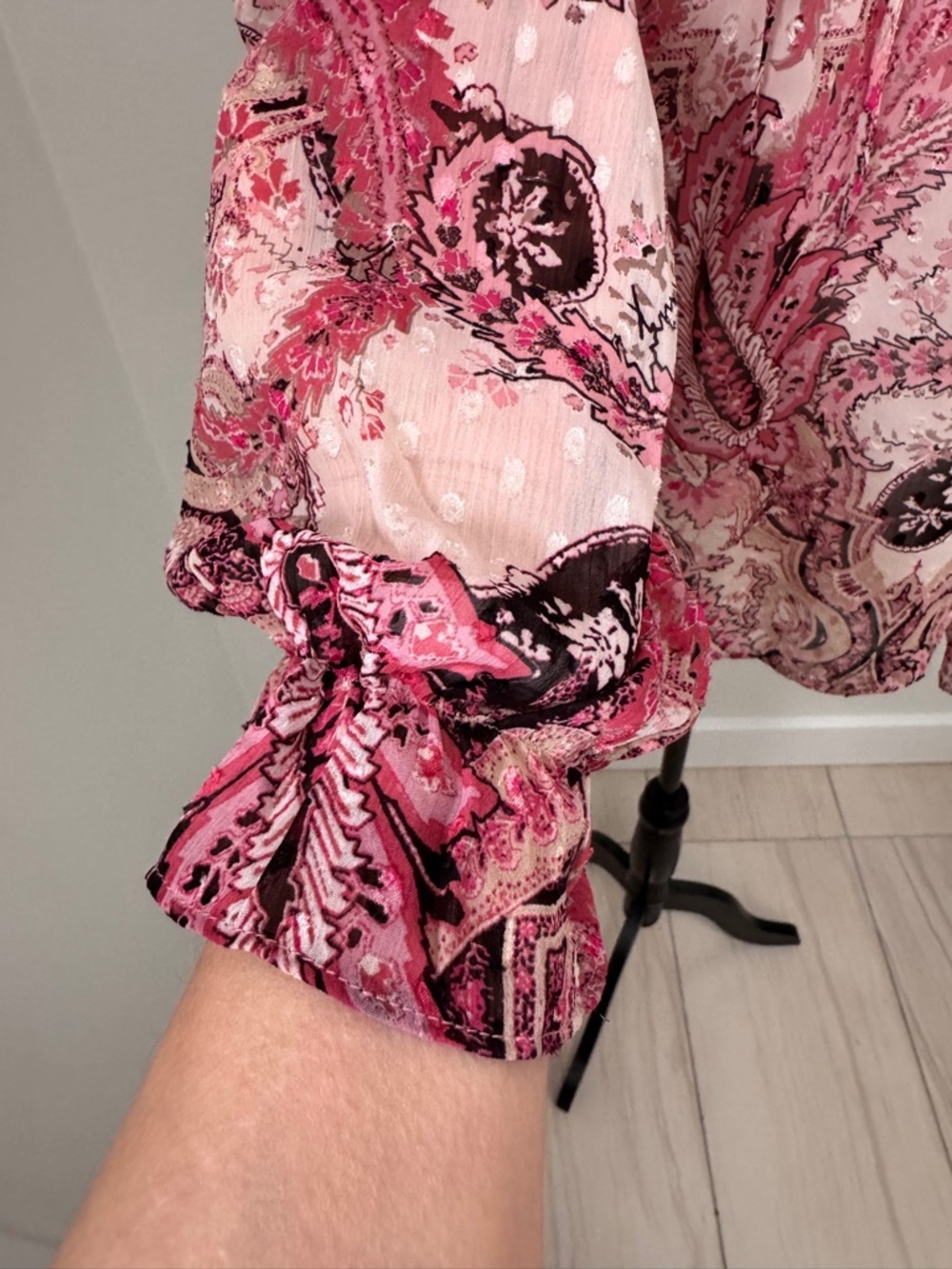 Pink Paisley Sheer Flowy Blouse Tie-Neck Long Sleeve Ruffle Trim Sz S - Picture 6 of 15